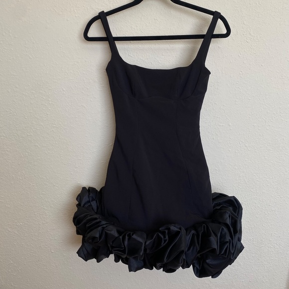 HOUSE OF CB 'Lilou' Black Ruffle Hem‎ Dress /Size XS NWOT - Picture 7 of 17